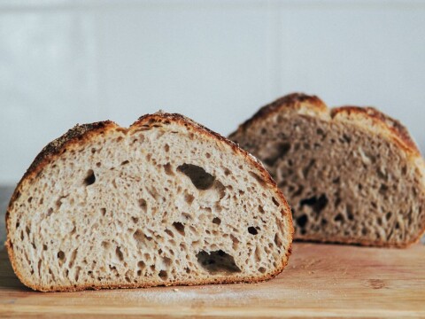 Speltbrood uit broodbakmachine